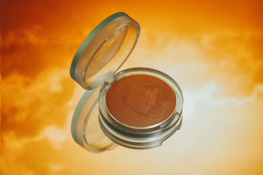 Alles wat je moet weten over bronzer: soorten, tips en toepassing