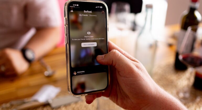 Onbekende oproepen van +31 30 200 42 20: dit moet je weten